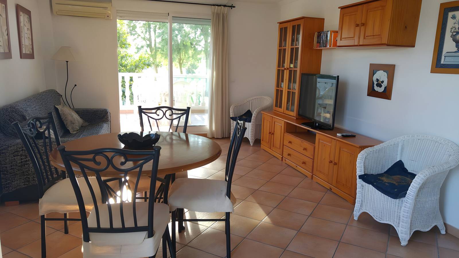 Casa Vacacional 'Adosado Oliva Nova' con Piscina Compartida, Terraza y Wi-Fi in Oliva, Costa Blanca