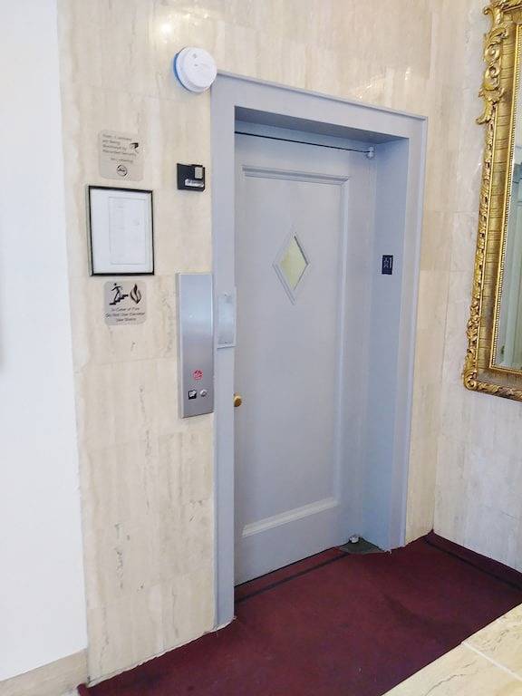 Ganze Wohnung, Ocean Front-Ocean Drive Beach Pad in South Beach, Miami Beach