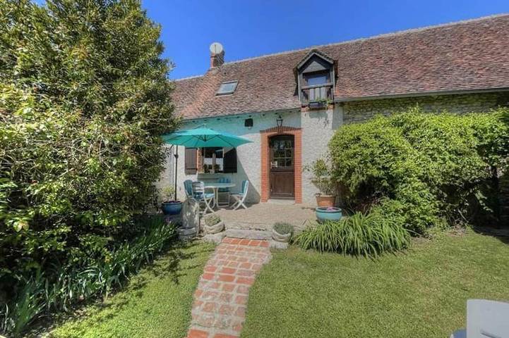 Gîte pour 2 personnes, avec jardin et piscine