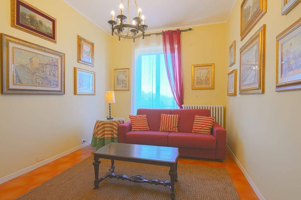 105. Milano, Villa Sul Lago in Ovada, Provincia d'Alessandria