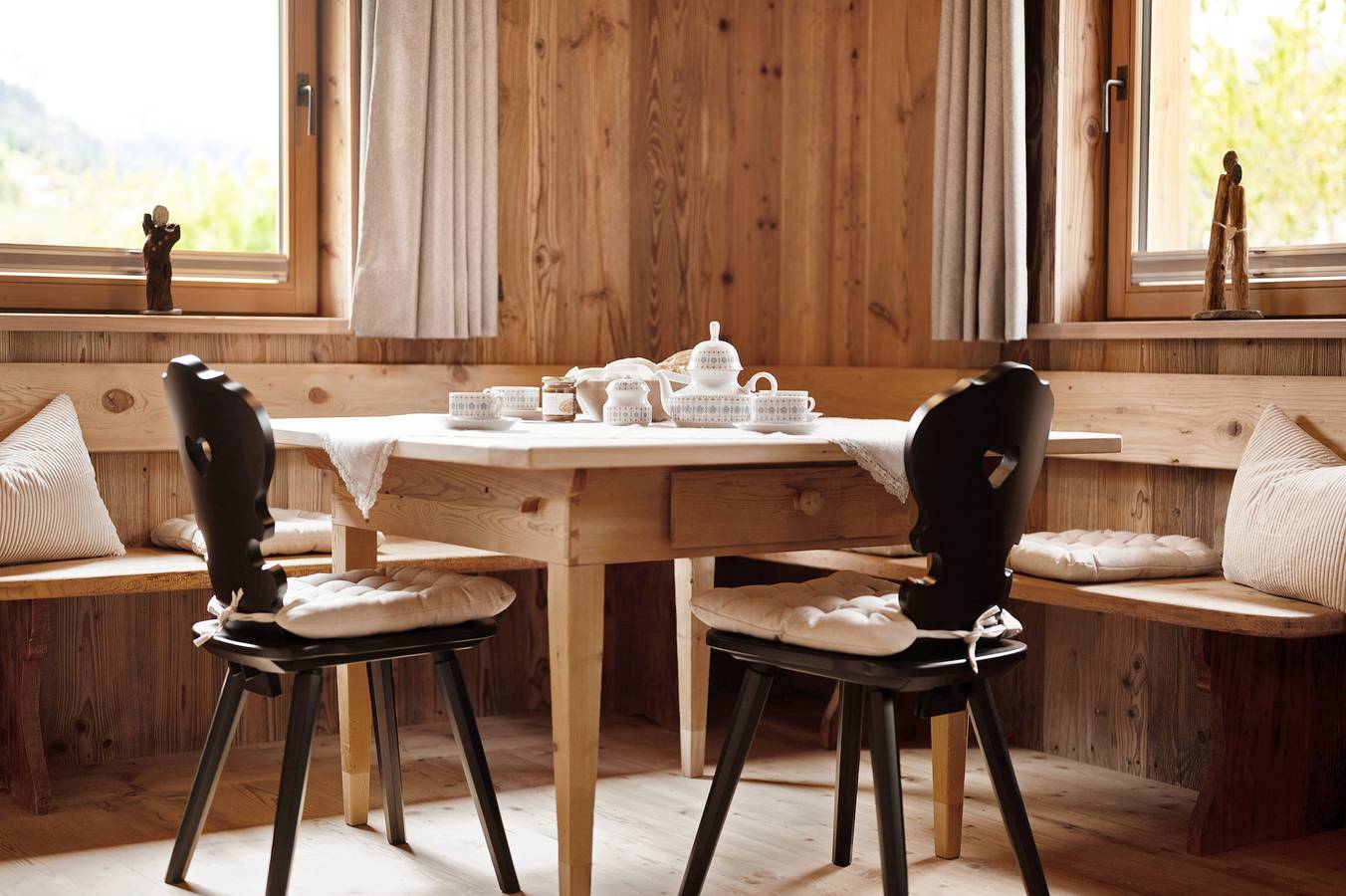 Chalet 'Wellness Samer' with Mountain View, Private Terrace and Wi-Fi in Sarnthein, Sarnvalley