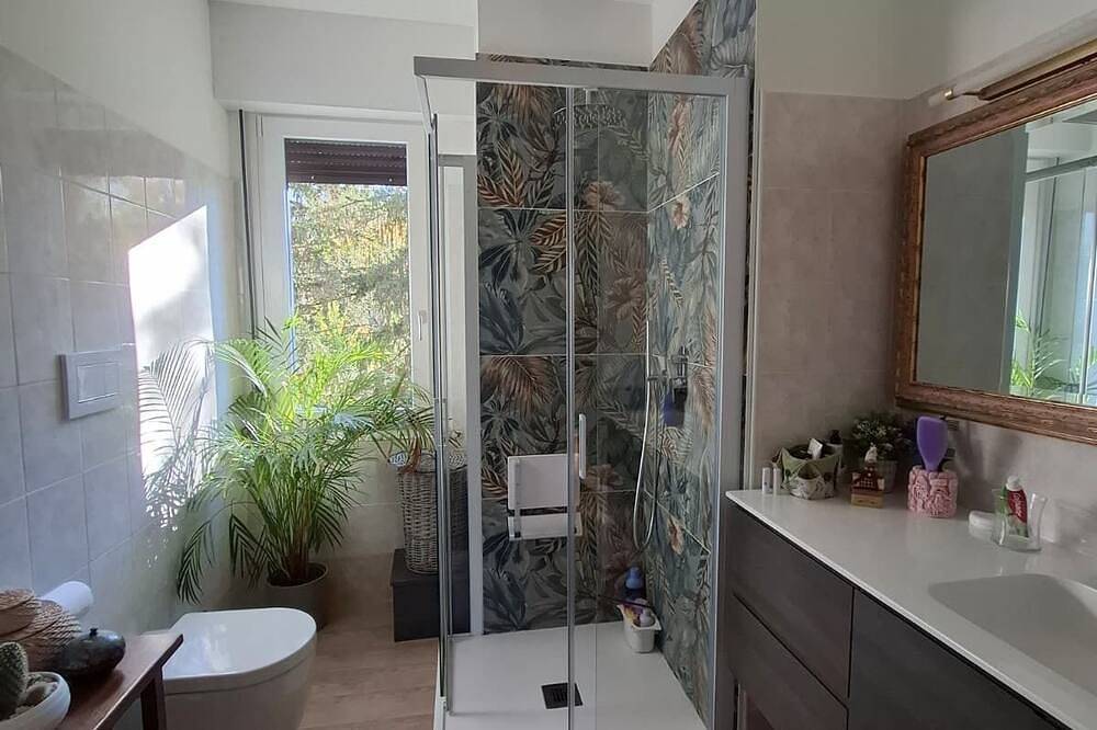 Appartamento intero, Bright & Cozy Apartment with balcony in Trento in Cognola, Trento