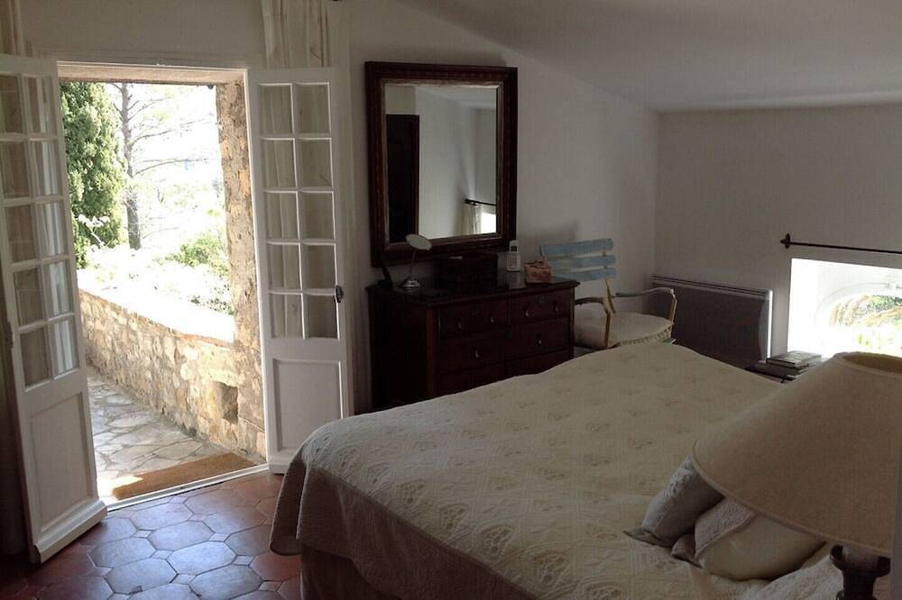 6: Wonderful old farmhouse 5 minutes from the medieval village of Seillans. in Seillans, Région de Draguignan