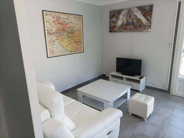 Gîte pour 4 personnes, avec terrasse dans Plage de Vallières - 2