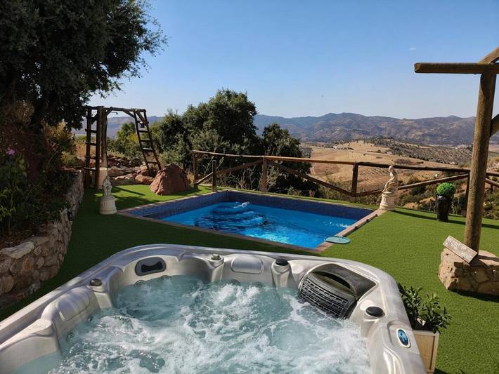 Casa de huéspuedes para 2 personas, con Terraza y Jacuzzi además de Jardín y Piscina en Colmenar