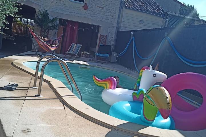 Chambre d’hôte pour 4 personnes, avec piscine et jacuzzi ainsi que sauna et jardin dans les Deux-Sèvres - 3