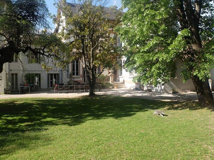 Maison d’hôte pour 4 personnes, avec Terrasse et Jardin ainsi que Piscine et Sauna