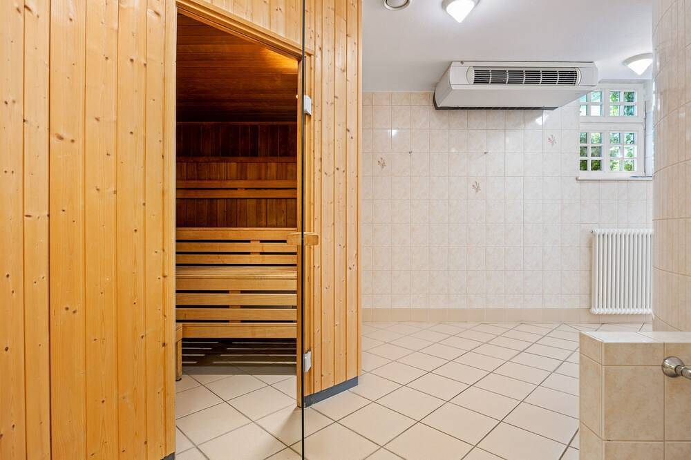 Ganze Wohnung, Niedliche Ferienwohnung in erstklassiger Strandlage mit Sauna in der Anlage in Bansin, Heringsdorf