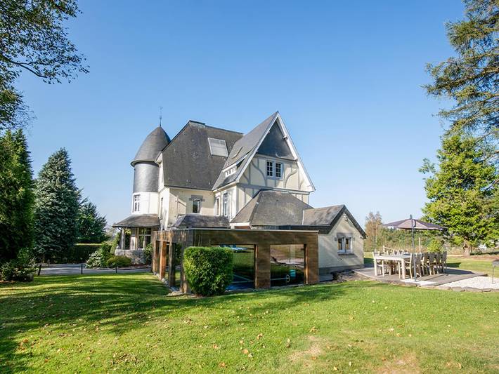 Vakantiehuis voor 20 personen, with zwembad and terras as well as sauna and tuin, kindvriendelijk in Stavelot