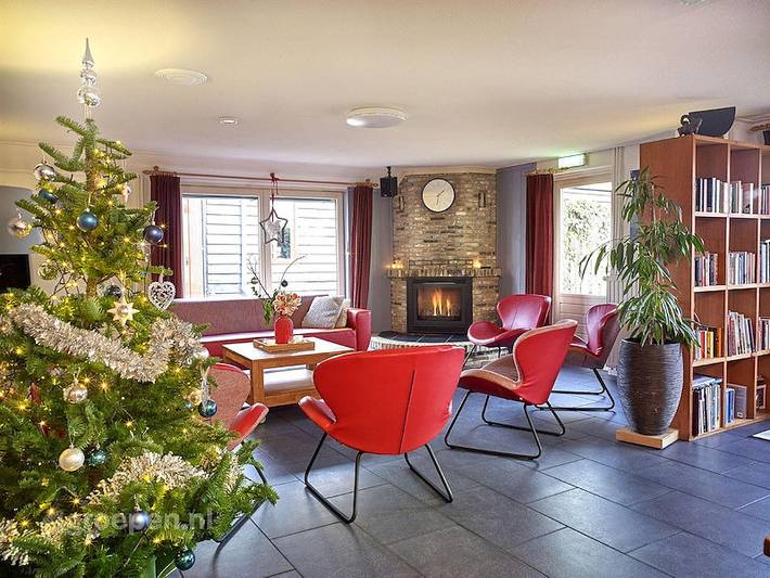 Ferienhaus für 25 Personen, mit Sauna und Terrasse sowie Balkon/Terrasse in Friesland - 4