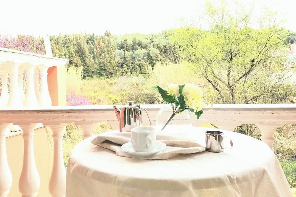 Ganze Wohnung, Corfu Escape Two 
(1-2 min walk to beach) in Agios Georgios, Korfu