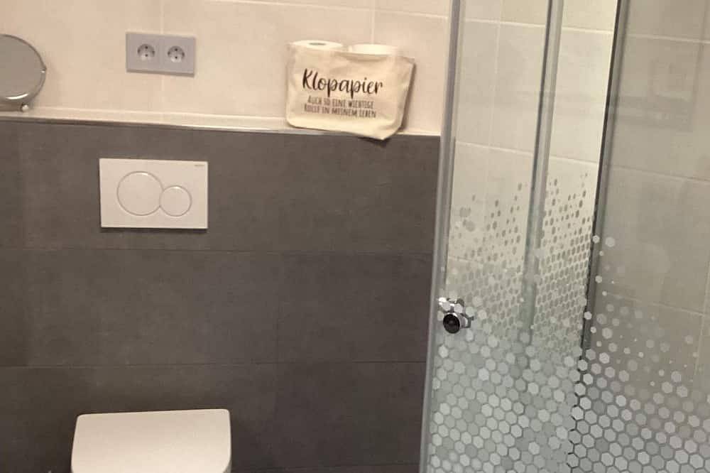 Ganze Wohnung, Fewo Zum Heilbrünnchen - Appartement/Fewo, Badewanne, 1 Schlafraum in Emmelshausen, Hunsrück