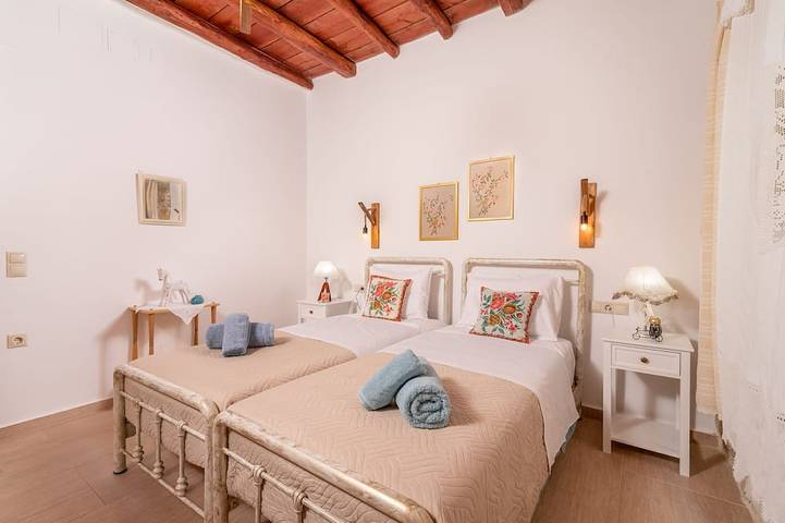 Ferienhaus für 5 Personen, mit Terrasse und Garten in Pitsidia - 3