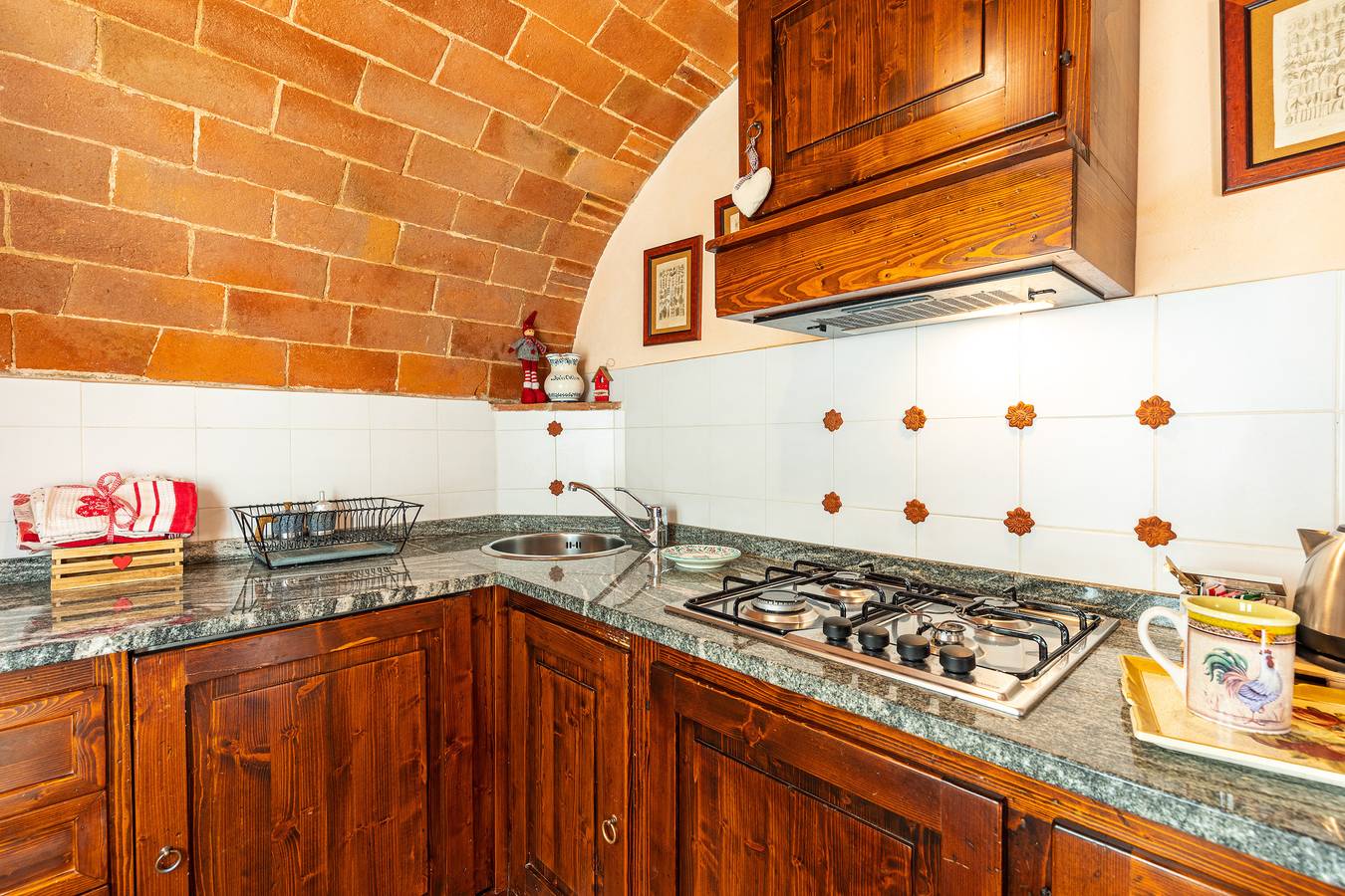 Agriturismo 'Borgo Dolci Colline Spa Ziraia' con piscina in comune, Wi-Fi e aria condizionata in Castiglion Fiorentino, Provincia di Arezzo