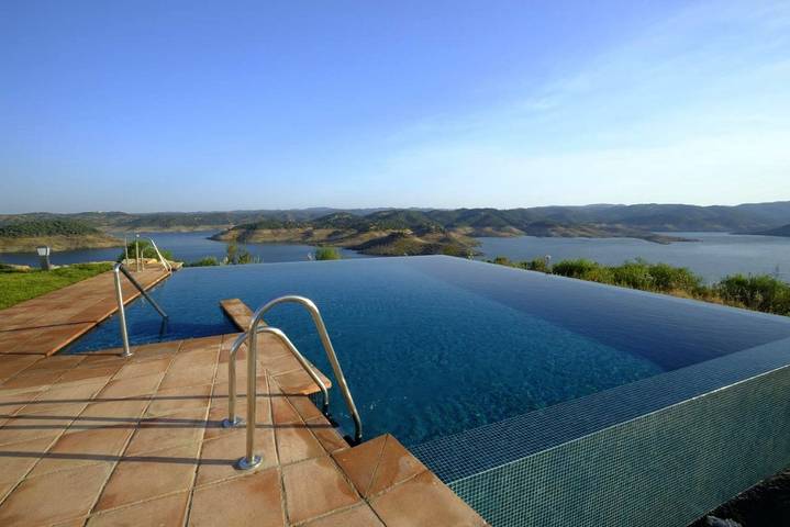 Casa rural para 5 personas, con Balcón y Terraza además de Jardín y Piscina en Almodóvar del Río