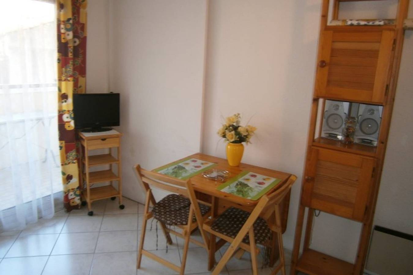 Entire apartment, Comfortable Flat With Balcony, Cannes City Centre in Cannes, Mediterranean Coast (France)