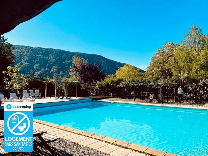 Chalet pour 4 personnes, avec bassin pour enfant