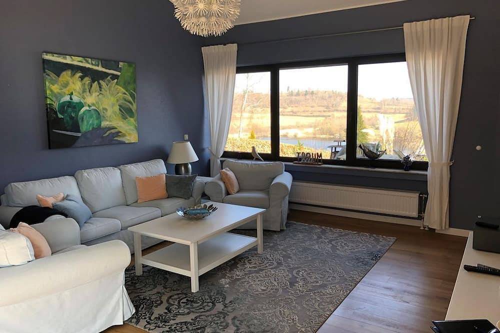 Ferienhaus Schöner Maarblick - 4-Bett-Ferienhaus Dusche/Wc, 2 Schlafräume in Schalkenmehren, Vulkaneifel