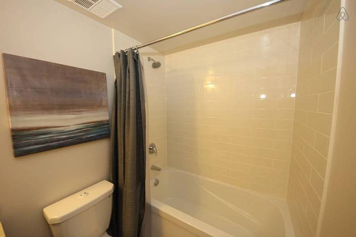 Ferienwohnung für 4 Personen, mit Balkon und Whirlpool sowie Sauna in Ontario