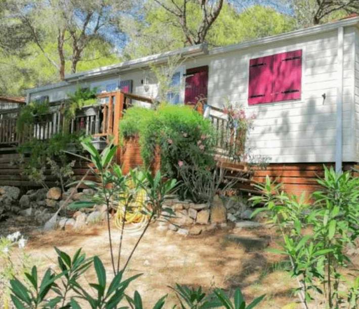 Camping pour 6 personnes, avec jacuzzi et bassin pour enfant