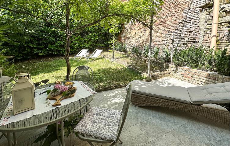 Montemagno Apartamento Jardín con Piscina in Castagnole Monferrato, Provincia d'Asti