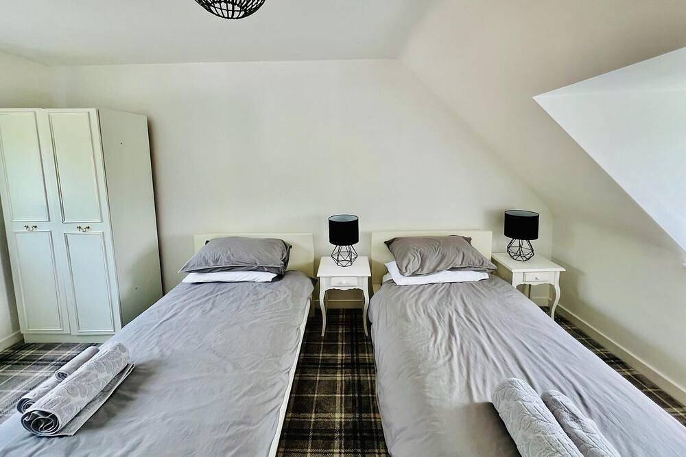 Cosy Country House Finzean, Aberdeenshire. Sleeps 6 & Pet Friendly with Garden in Banchory, Aberdeenshire