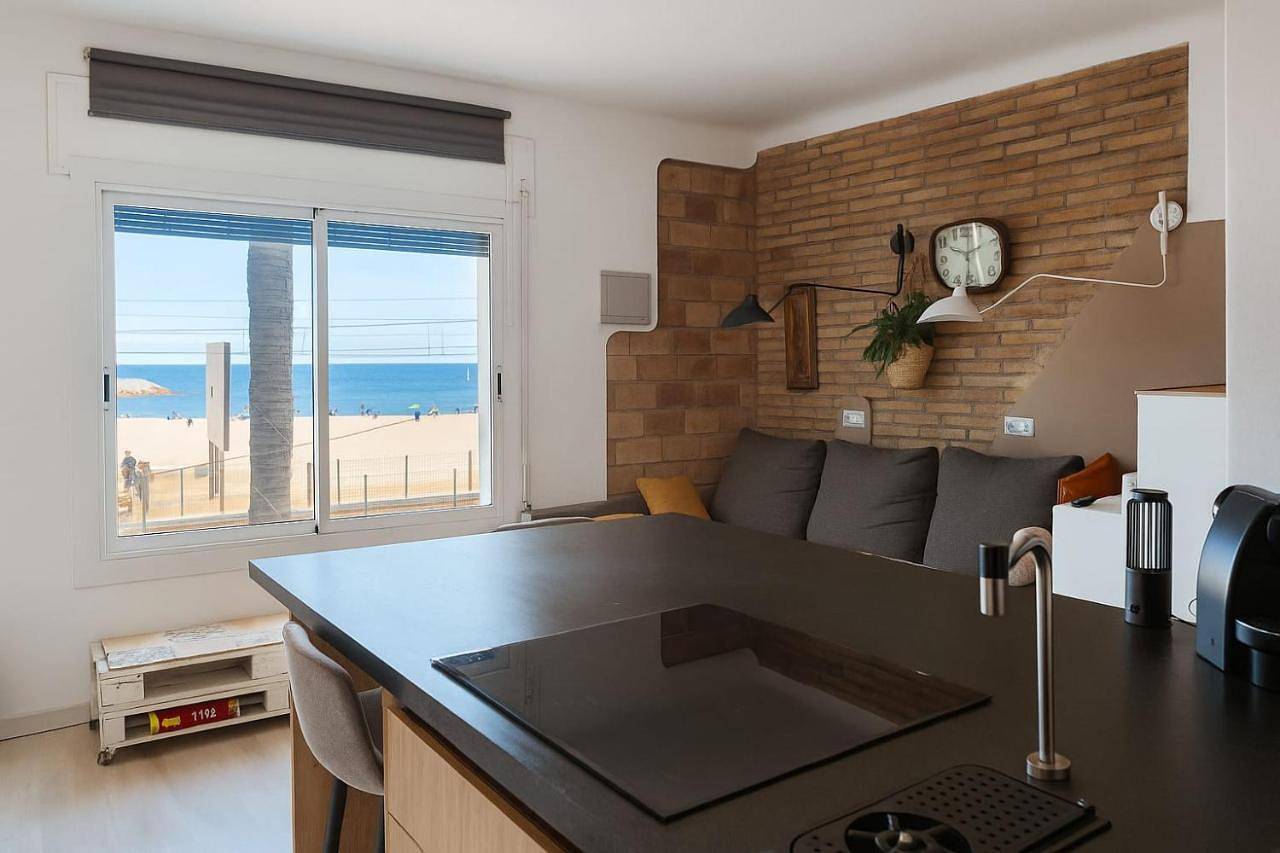 Apartamento entero, La Bellamar - Apartamento en primera línea mar- in Premiá de Mar, Costa del Maresme