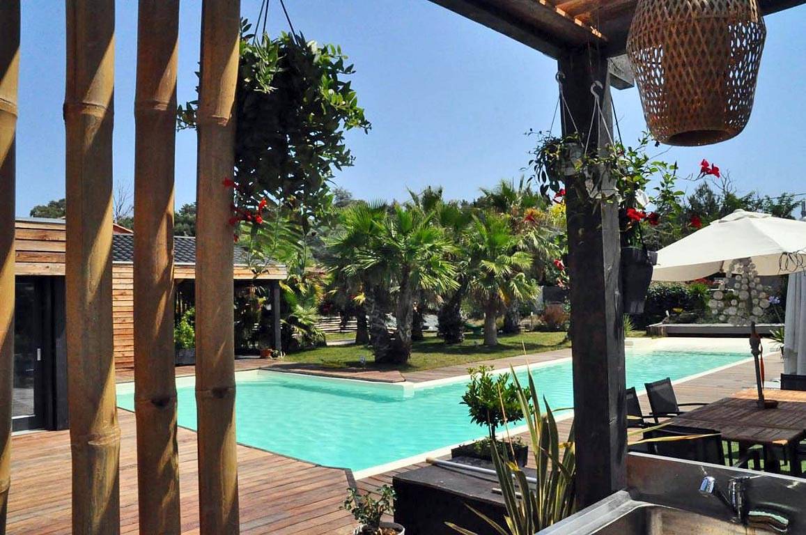 Chambre d'hôtes Villa Carroubier - Suite Mékong in La Londe-les-Maures, Région de Toulon