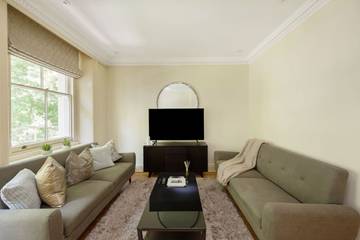 Vacation Rental for 4 Guests in London, South East England, Picture 2