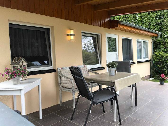 Ferienhaus für 3 Personen, mit Seeblick und Terrasse sowie Garten, mit Haustier in Brandenburg
