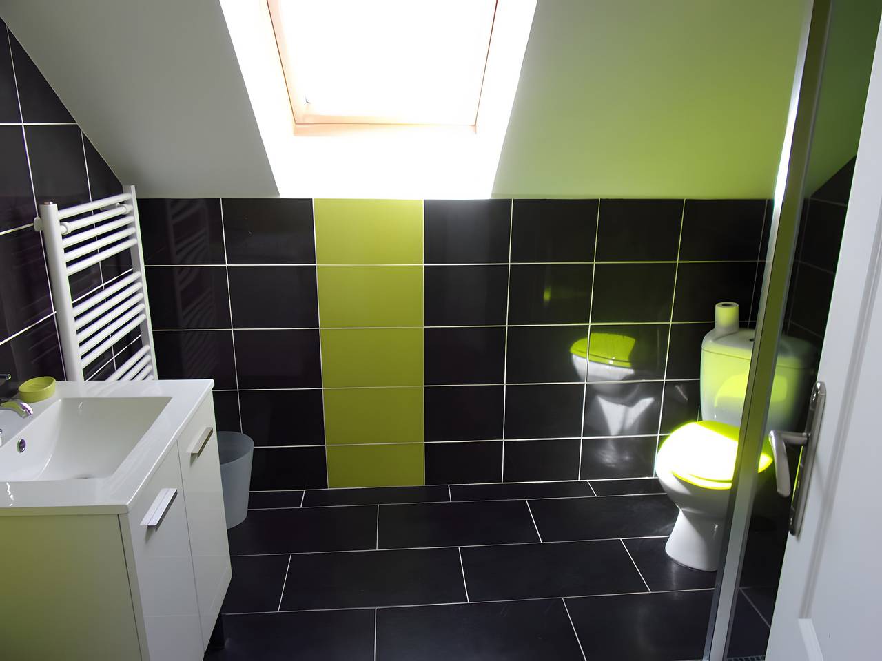 Gîte De L'Arguenon - Le Framboisier : piscine partagée, sauna, jacuzzi et terrasse privée in Jugon-les-Lacs, Région de Dinan