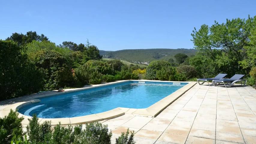Location de vacances pour 5 personnes, avec jardin et piscine à Cesseras - 2