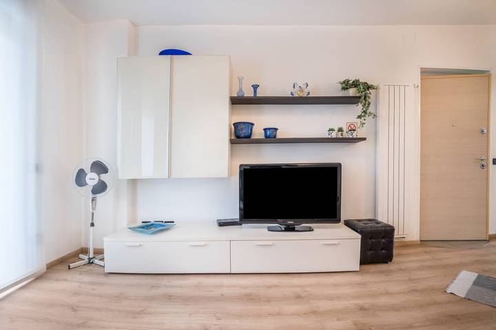 Ganze Wohnung, Wohnung „Verde House 2“ mit Bergblick, Balkonen, Gemeinschaftsgarten und Wlan in Riva del Garda, Gardasee-Berge