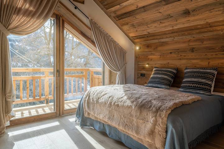 Gîte pour 14 personnes, avec sauna et terrasse, animaux acceptés dans Office De Tourisme De Vaujany - 4