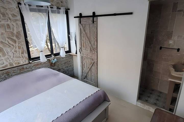 Location de vacances pour 2 personnes, avec jardin à Brantes - 2