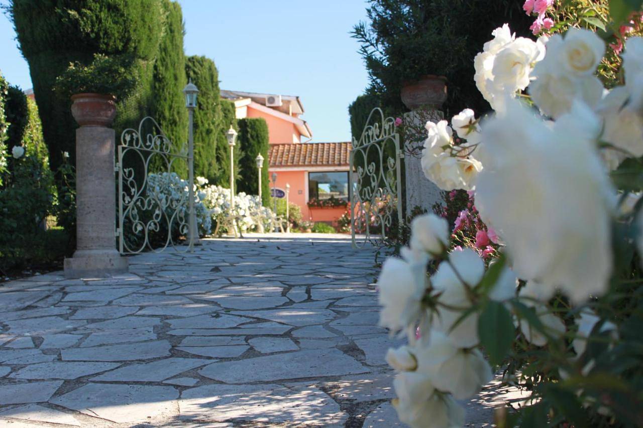 Villa Francesca Pomezia Roma in Pomezia, Provincia di Roma