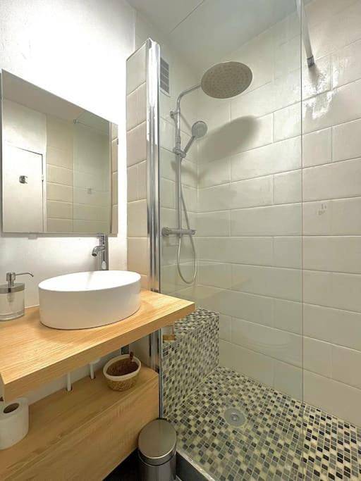 Appartement entier, One-Bedroom Apartment in Paray-Vieille-Poste, Essonne