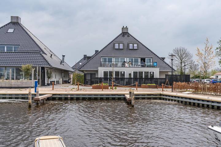 Ferienhaus für 8 Personen, mit Terrasse und Balkon/Terrasse - 1