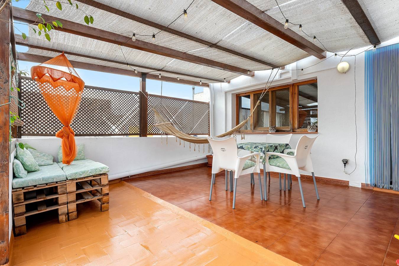 Entire apartment, Apartment 'Super Terraza' with Private Terrace, Wi-Fi and Air Conditioning in Amposta, Delta de l'Ebre