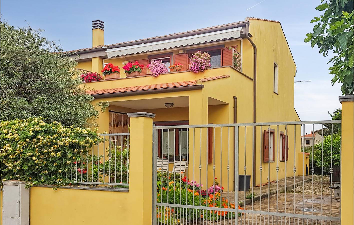 Entire holiday apartment, Comfortable 80m² Flat Near Restaurants & River in Riola Sardo, Stagno di Càbras