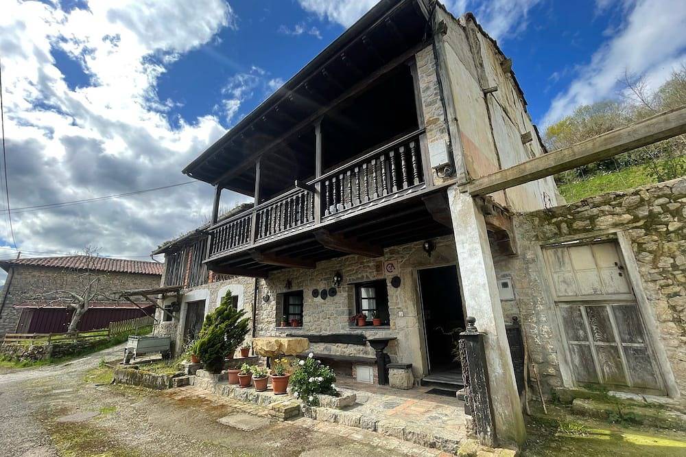 Corrada, house for 5 people in Priede, Piloña in Sevares, Piloña