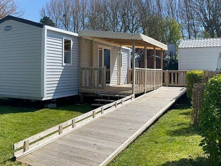 Flower Camping Le Rompval - Mobilheim 4 personen - Komfort 27m² Pmr 2 Zimmer darunter Terrasse + Tv in Bois de Cise, Mers-les-Bains