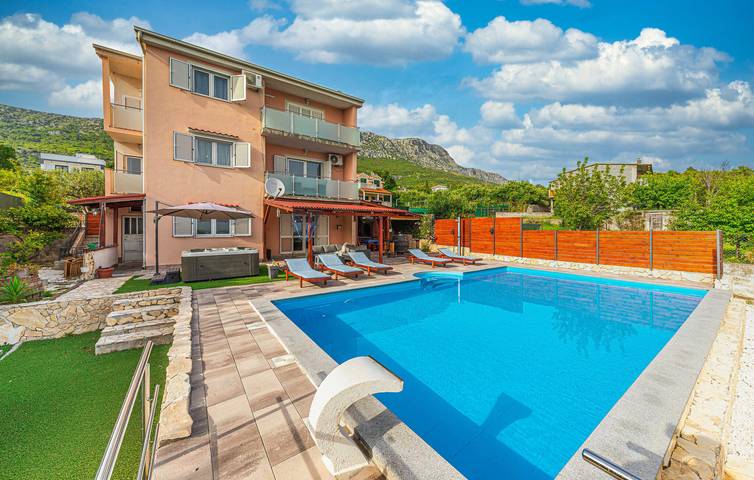 Ferienhaus für 8 Personen, mit Terrasse und Sauna in Kaštela - 4