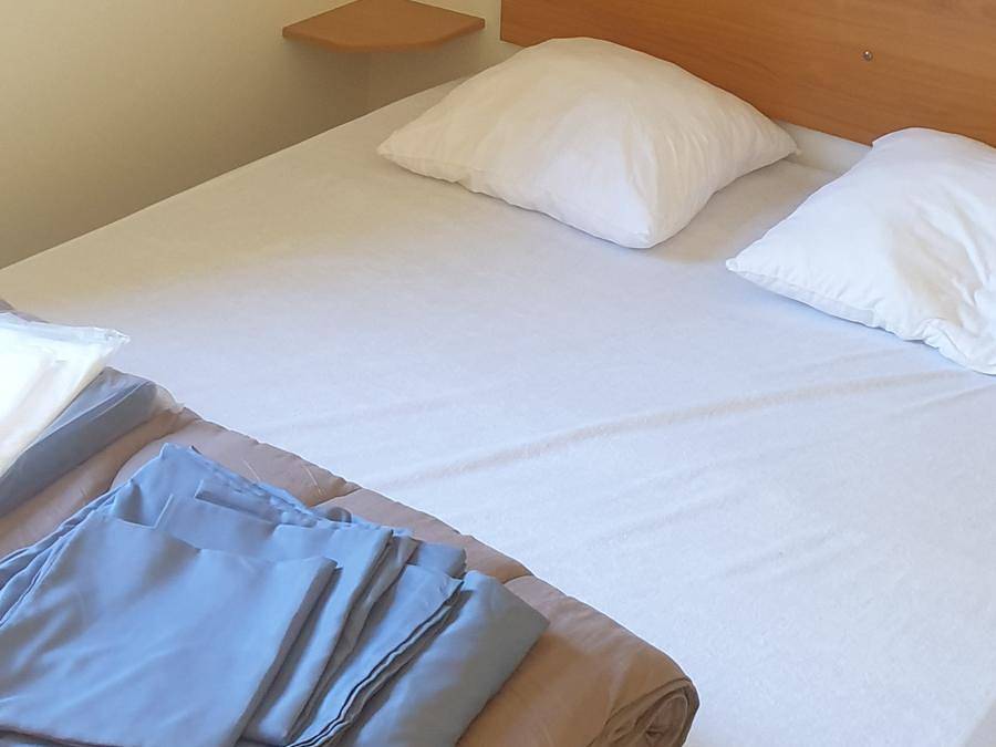 Flower camping La Dordogne Verte - Mobilheim 4 personen - Mobil Home Confort 2 Schlafzimmer plus Klimaanlage in Saint-Aulaye, Périgord Vert