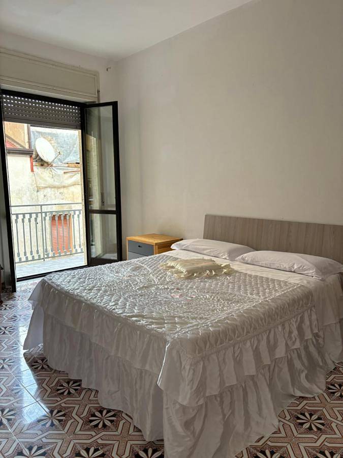 Double Room with Shared Bathroom in Battipaglia, Provincia di Salerno