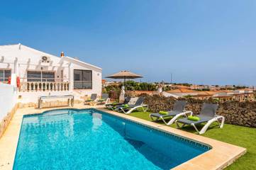 Villa in Cala en Porter, Alaior Municipality für 6 