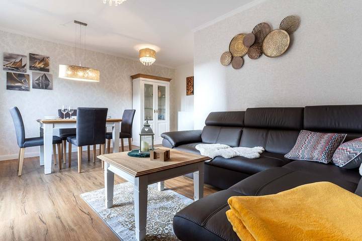 Ganze Wohnung, Auszeit an der Nordsee - Frisch sanierte FeWo mit Terrasse in Westerdeichstrich in Westerdeichstrich, Kreis Dithmarschen