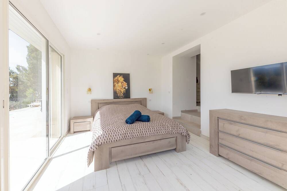 Elegant villa with breathtaking views in Le Tignet, Mittelmeerküste (Frankreich)