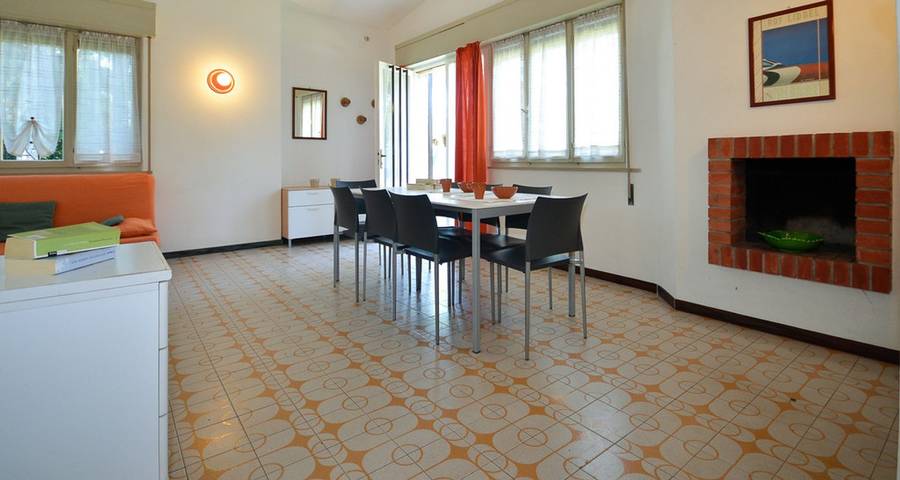 Majestuosa villa con un gran y hermoso jardín. in Ribera de Lignano, Lignano Sabbiadoro