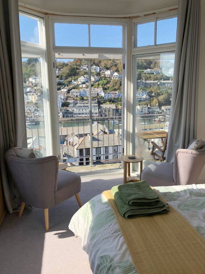 B&b for 2 people, with Balcony and Terrace as well as View in Looe